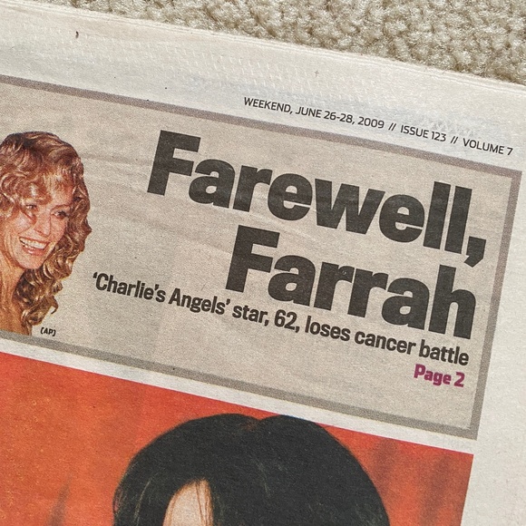 Two NY Daily Newspapers I Coverage of deaths of Michael Jackson & Farrah Fawcett - Picture 9 of 11